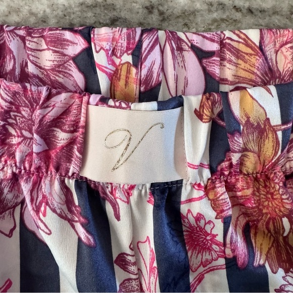 VS Silk Pj Shorts size Small - Picture 4 of 6